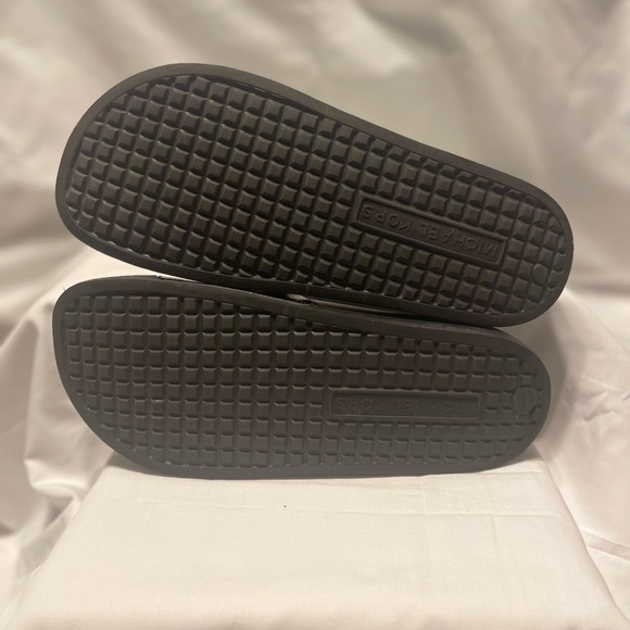 Michael Kors Gilmore Graphic Logo Slide - Black w/Gold Logo Size 7 - Picture 5 of 5